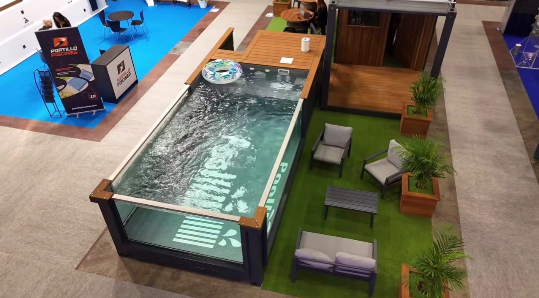 Outdoor Swimming Pool